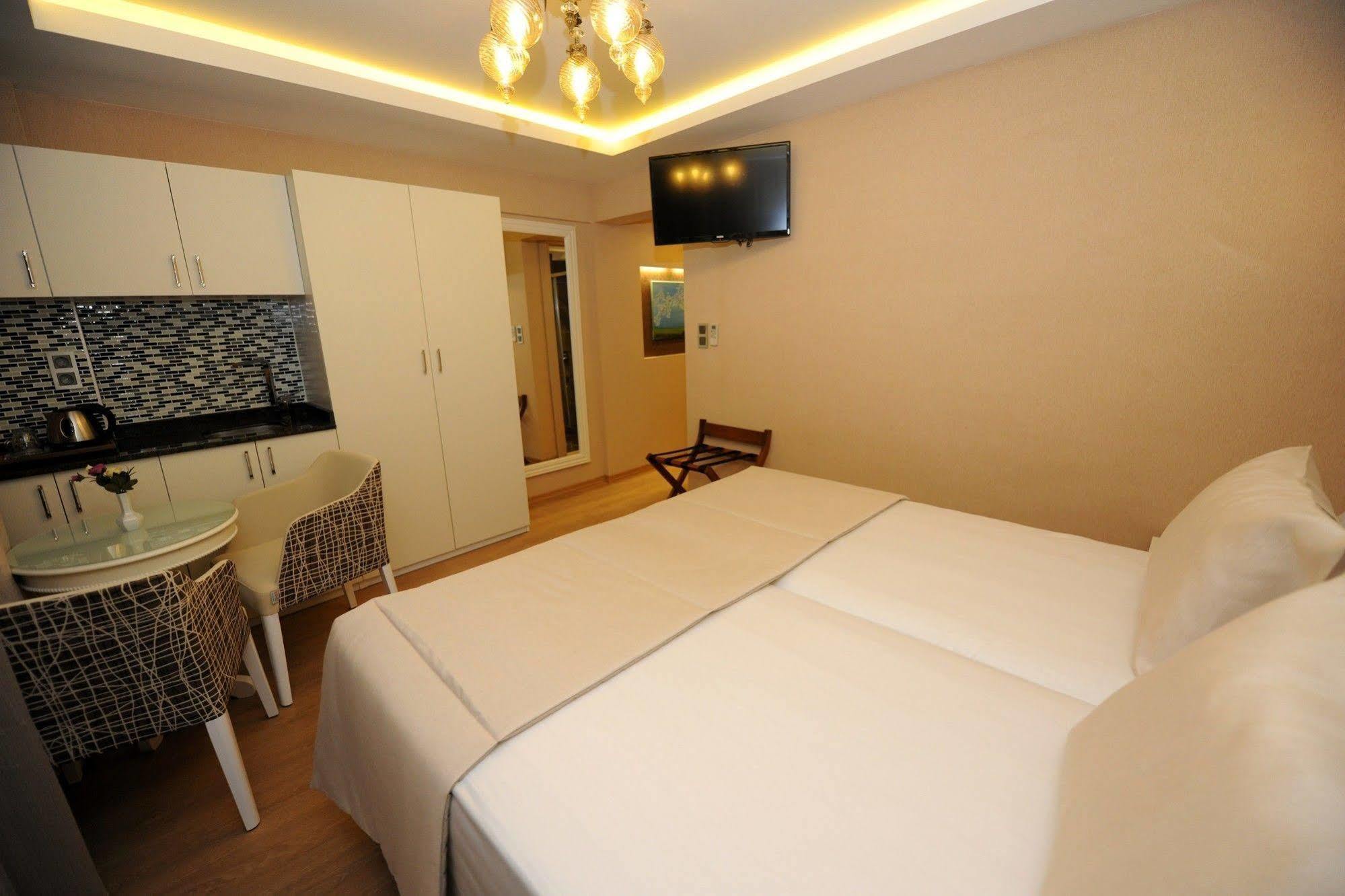 Rooms Inn Taxim Стамбул Экстерьер фото